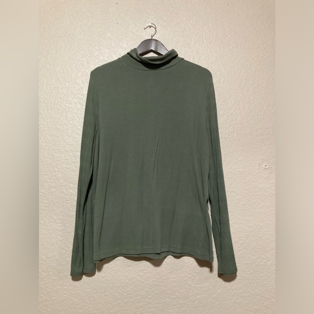 Loft turtleneck, long sleeve size XL